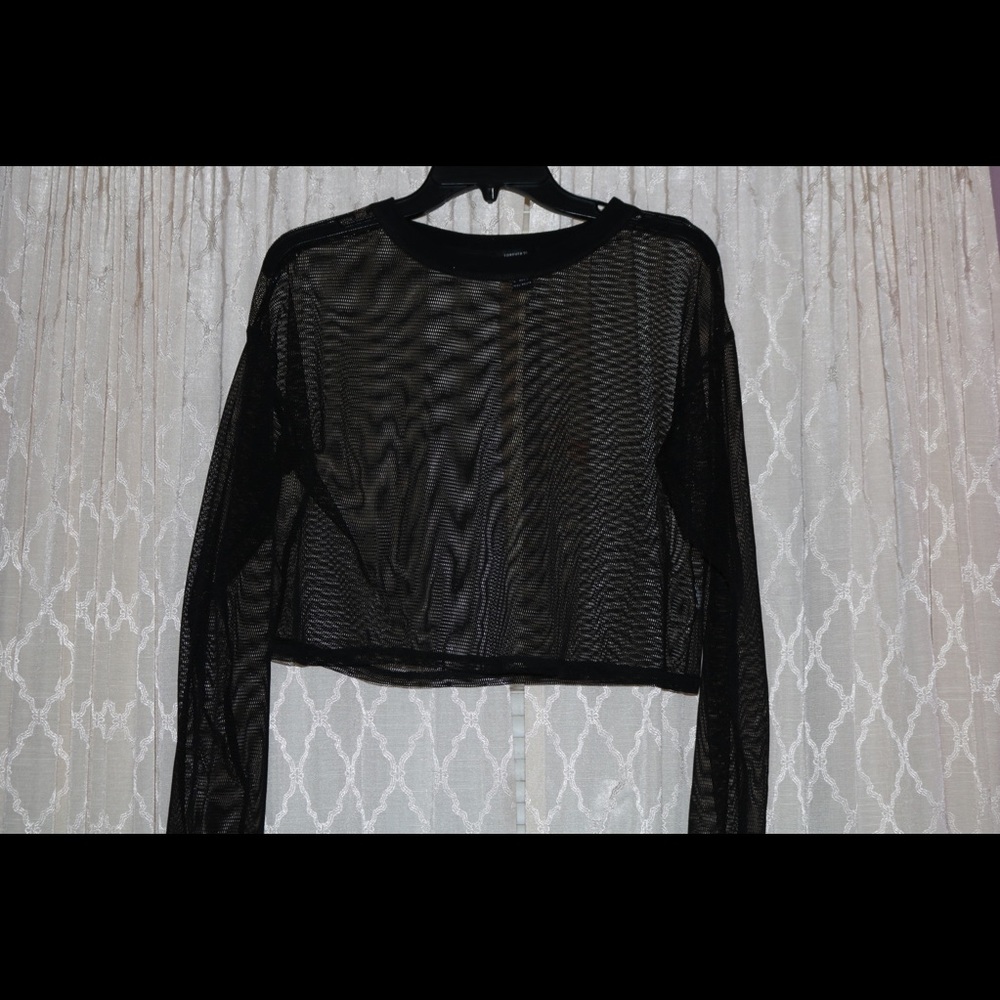 Crop top fish net shirt
